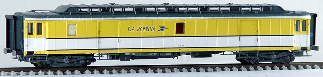 Mail car type OCEM PTT PEz Y24<br /><a href='images/pictures/LS_Models/40417a.jpg' target='_blank'>Full size image</a>